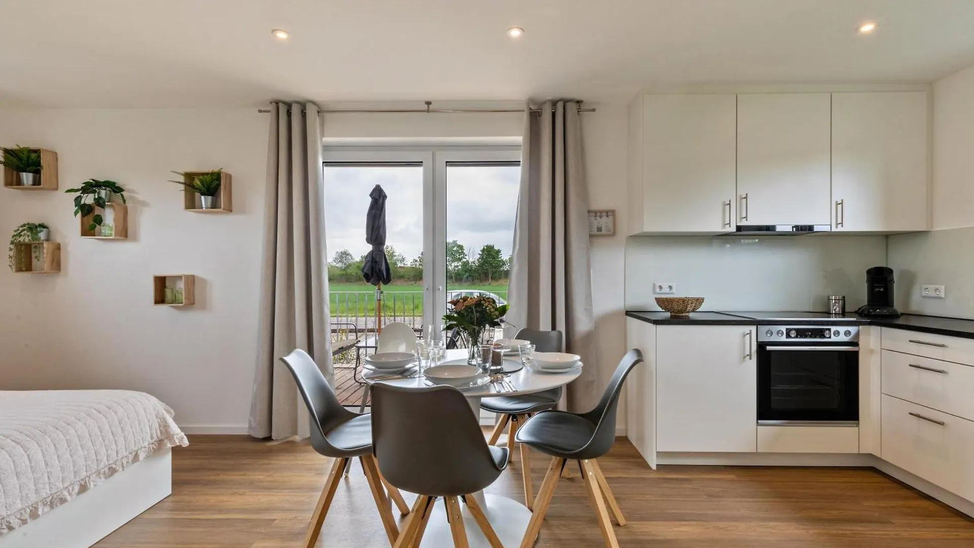 Studio 3 Parkside Apartments Guenzburg 0*,